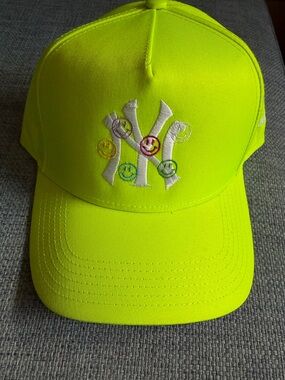 New York Yankees Neon Yellow Smile Logo Baseball Cap